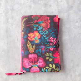 Калъф за книга Букет от обич